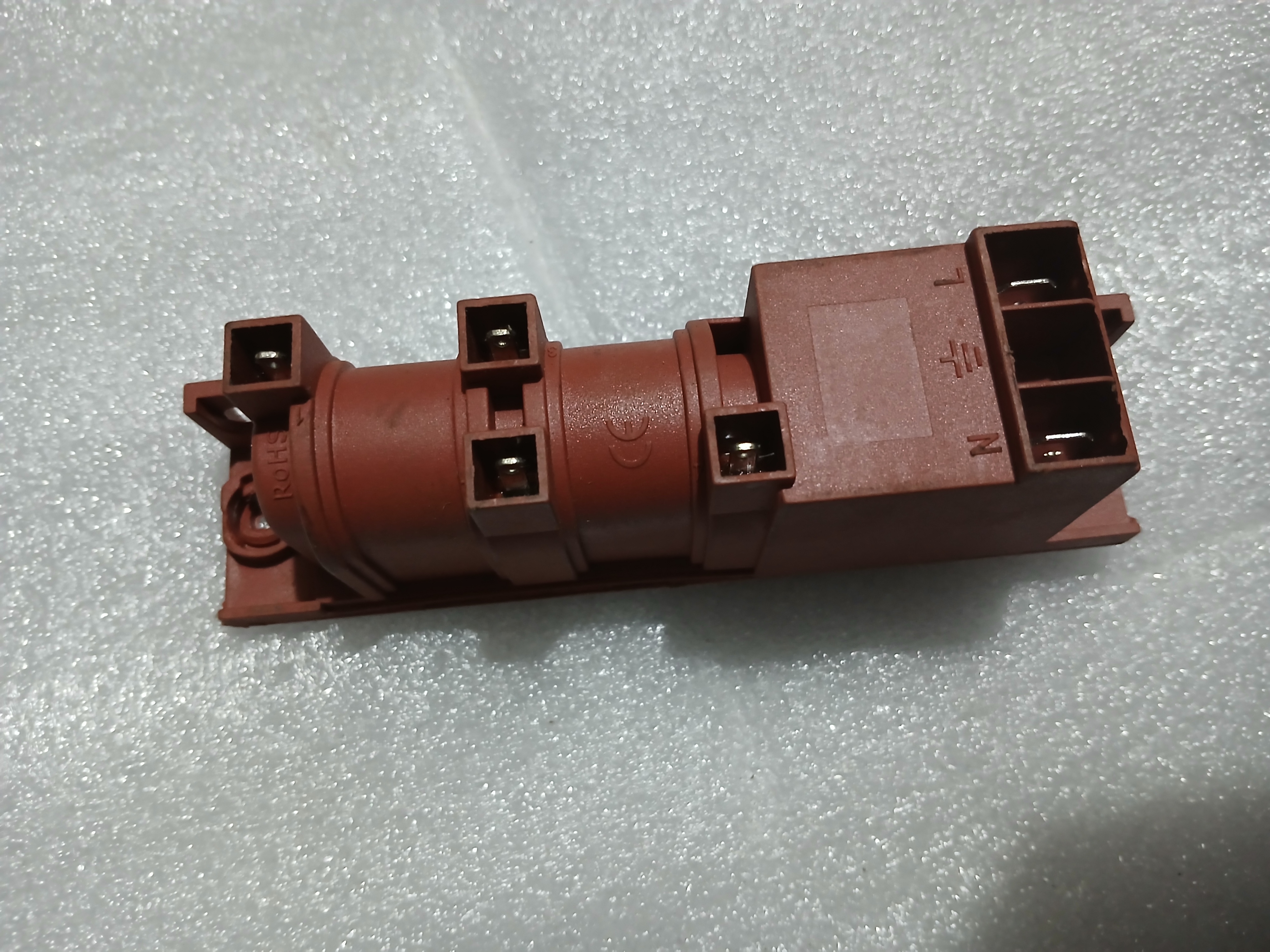 Ignitor 1.5 V 4 Outlet - DC Kit