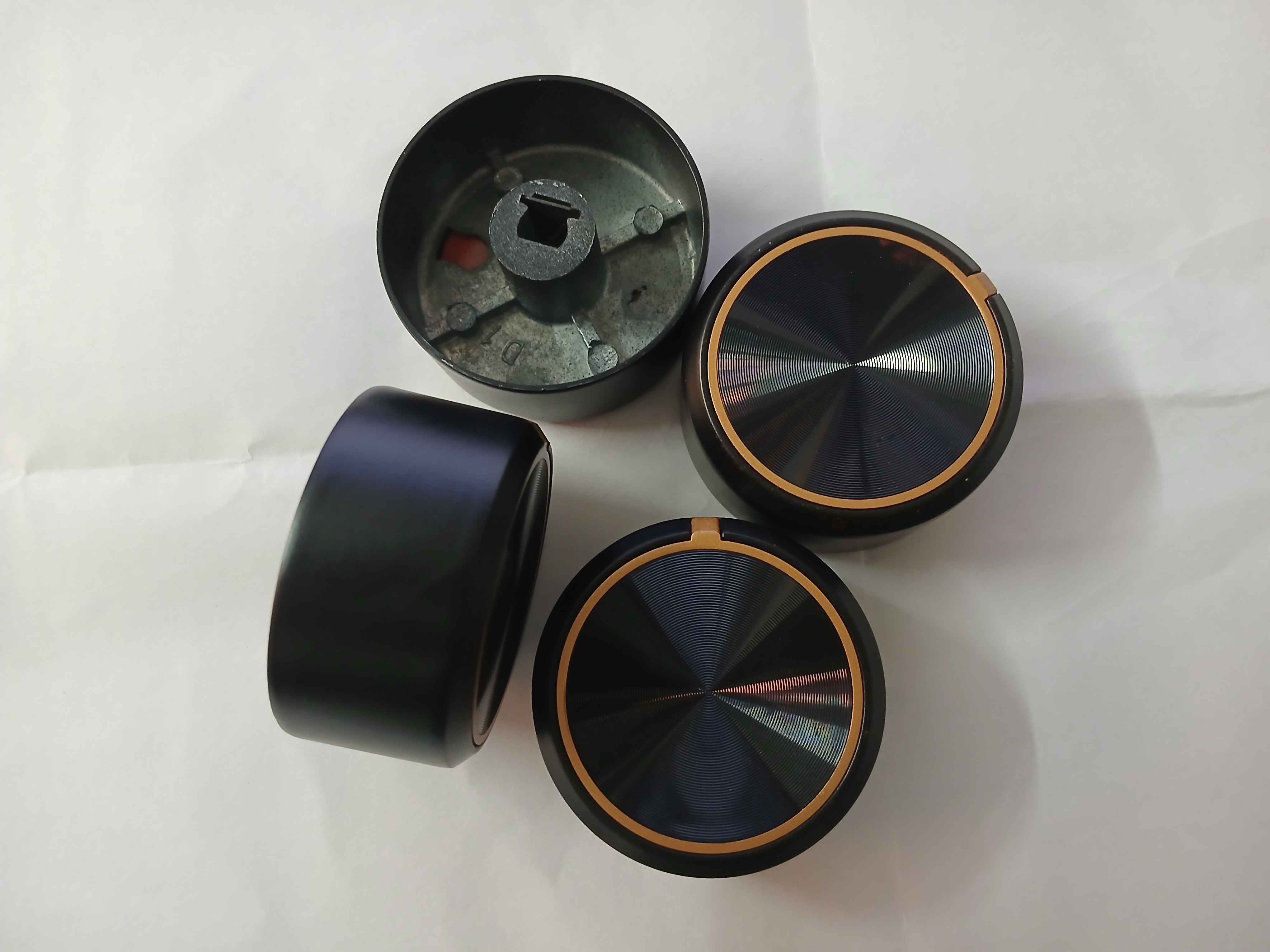 Ailcy Knob Brass Finish
